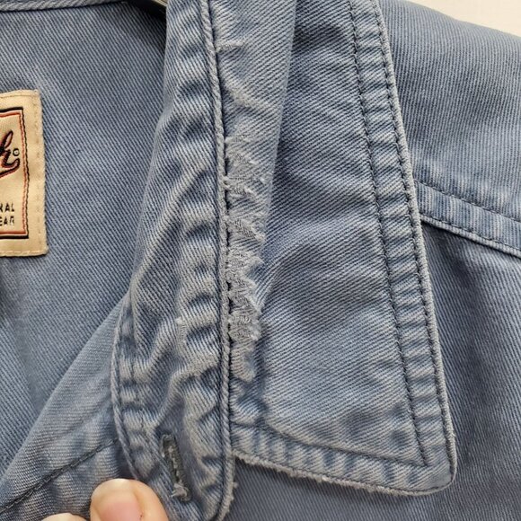 Woolrich Men's Distressed Chambray Denim Button Front Shirt Size XL - Picture 3 of 5